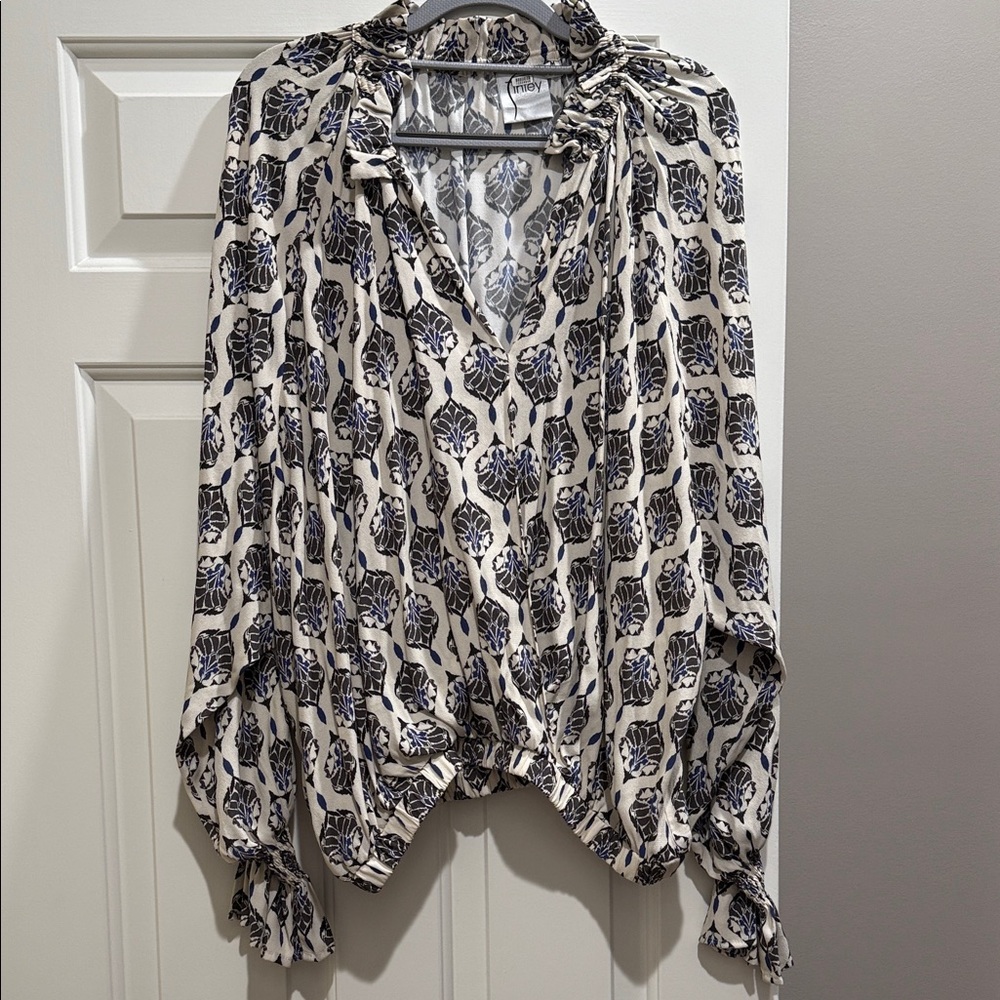 EUC Finley Brette Medallion Blouse Top - Medium